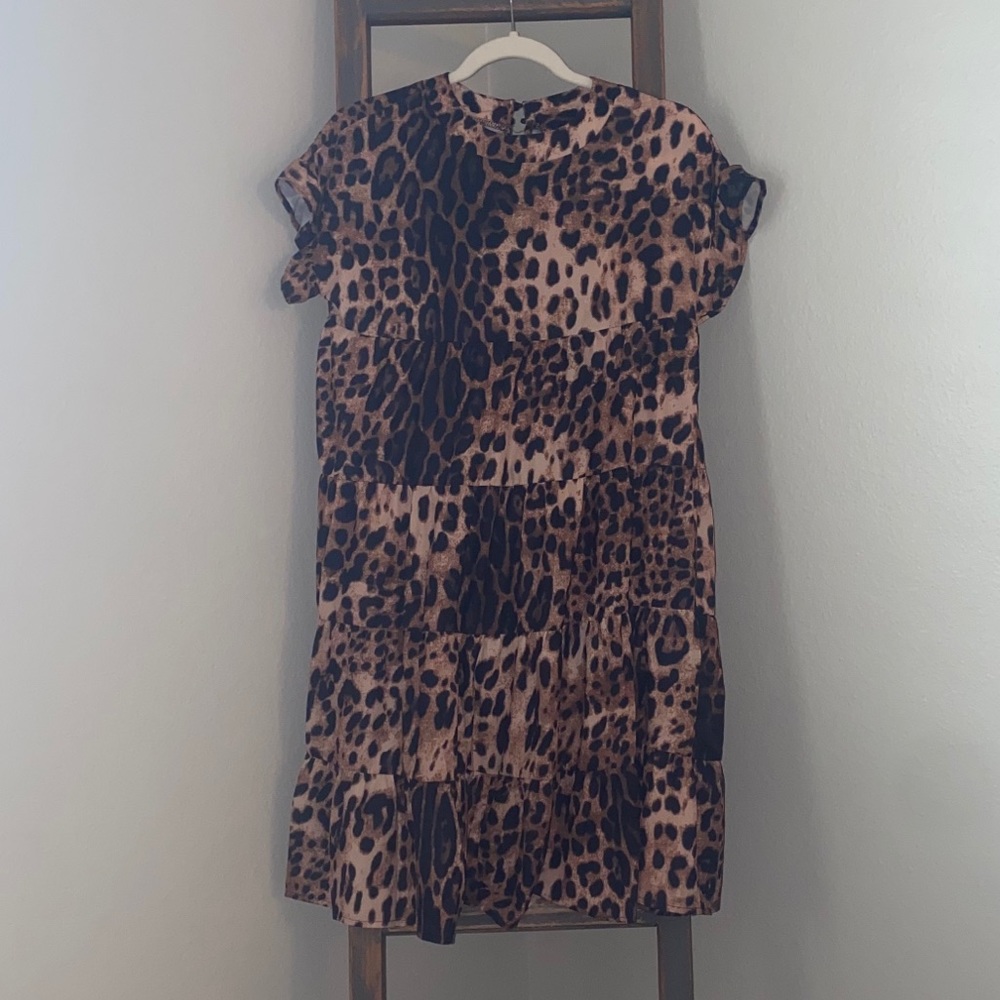 LEOPARD PRINT RUFFLE DRESS! - Picture 2 of 5